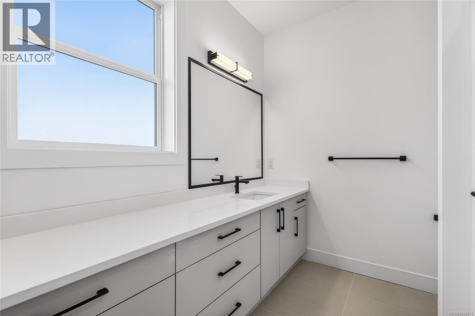 #8 704 Beaver Creek Blvd - 27