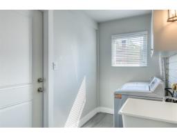 13095 65a Avenue, Surrey, BC V3W8P7 Photo 9