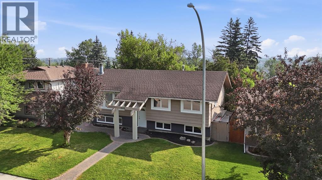 248 Parkland Crescent SE, Parkland, Calgary photo 2