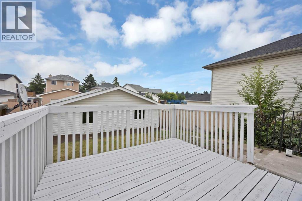 68 Laguna Close NE - 19