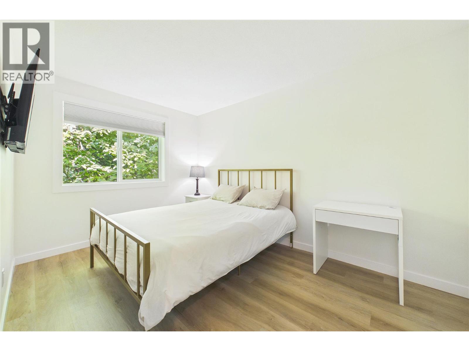 #162 1995 Burtch Road - 46