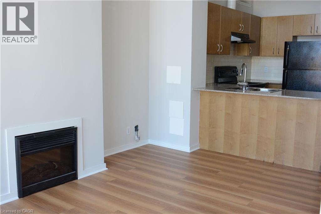 #203 410 KING Street W - 7