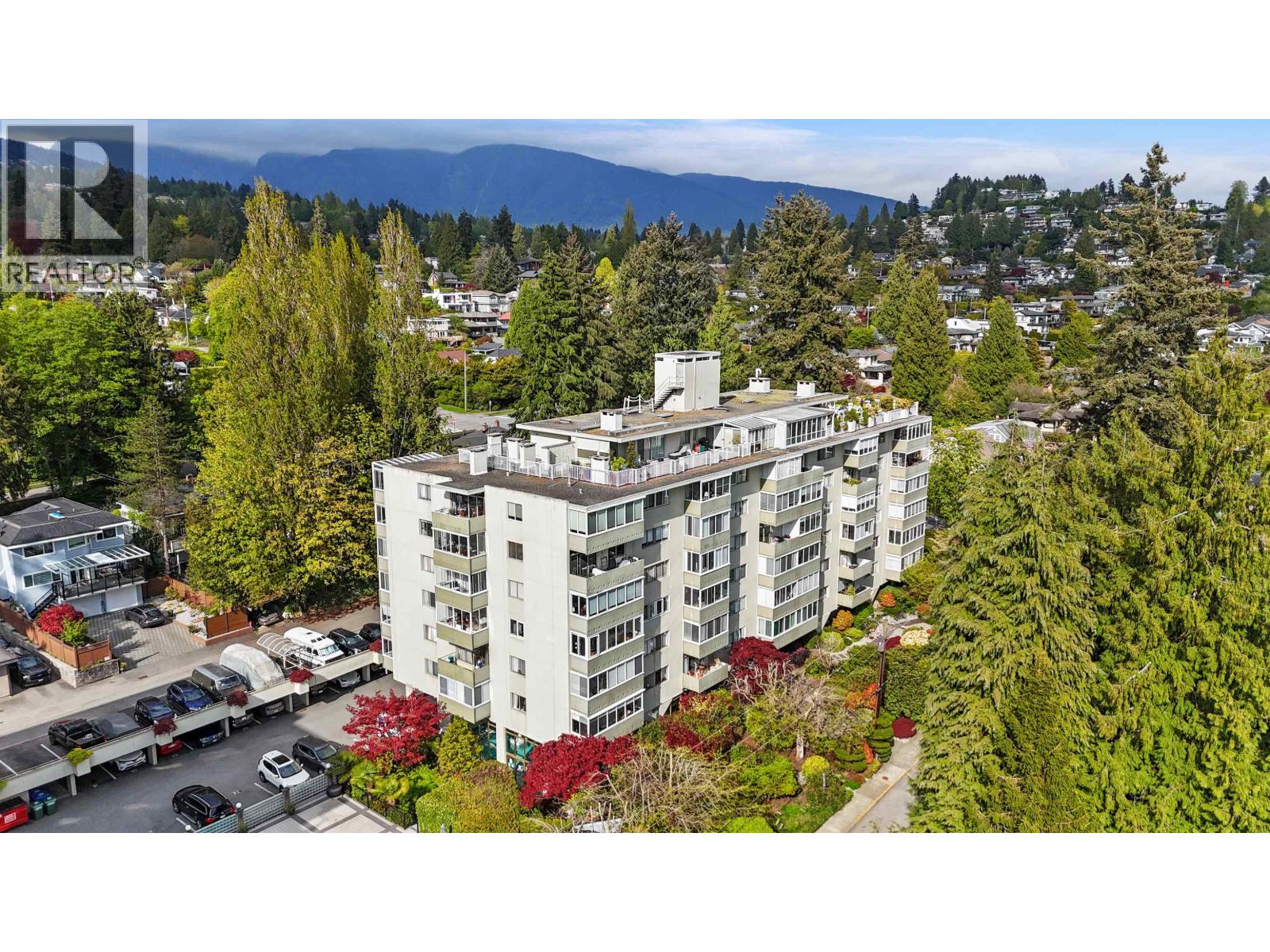 212 1425 ESQUIMALT AVENUE, West Vancouver