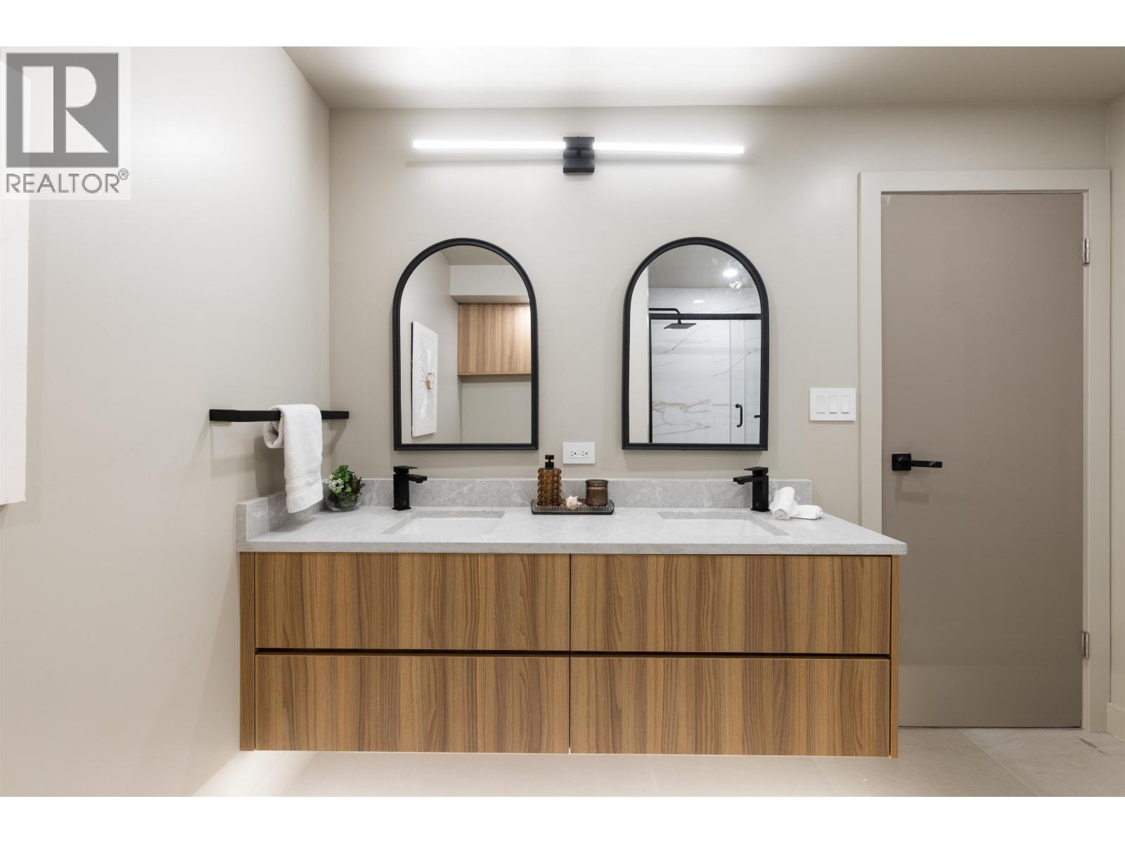 2235 CHAIRLIFT ROAD, West Vancouver