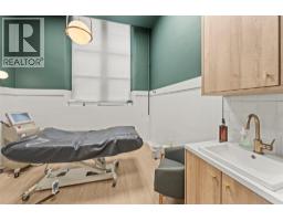 616 Third Street W, Revelstoke, BC V1E0B4 Photo 25