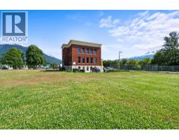 616 Third Street W, Revelstoke, BC V1E0B4 Photo 63