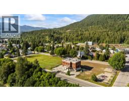 616 Third Street W, Revelstoke, BC V1E0B4 Photo 65
