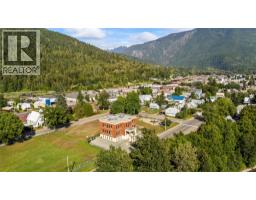 616 Third Street W, Revelstoke, BC V1E0B4 Photo 66