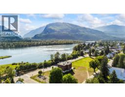 616 Third Street W, Revelstoke, BC V1E0B4 Photo 67