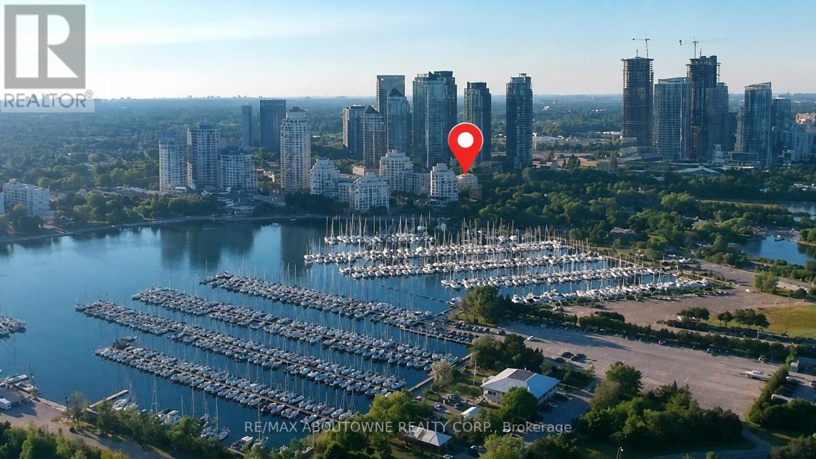 Photo of 2261 Lakeshore Boulevard
