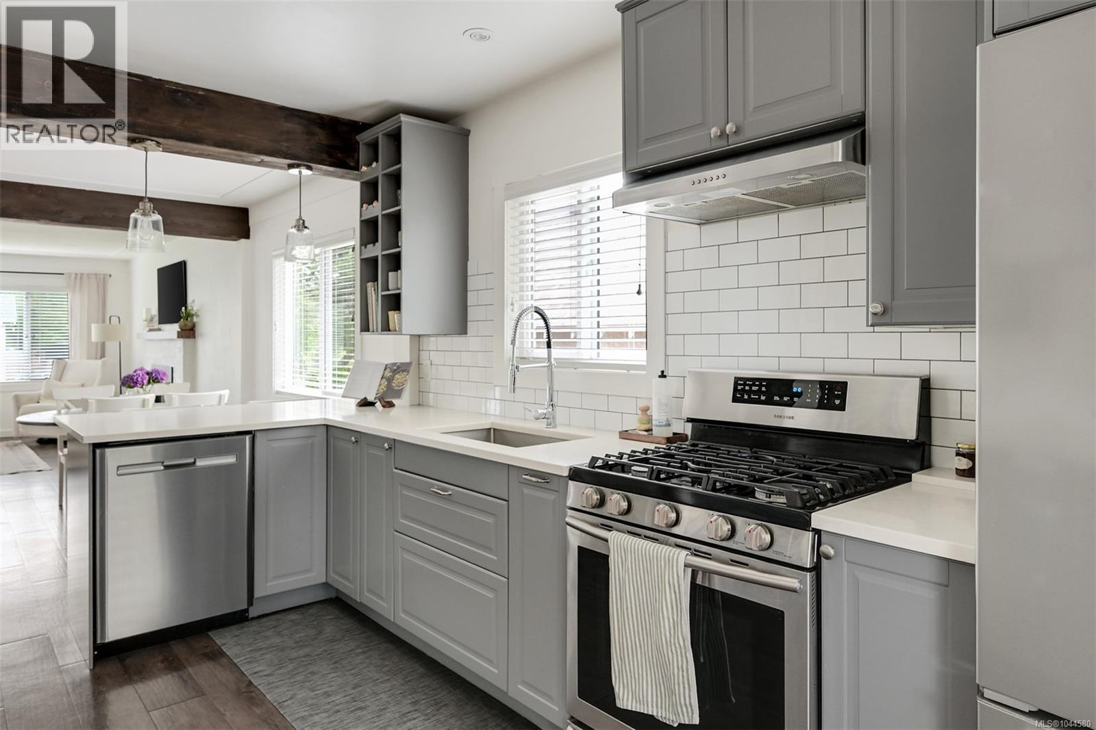  3128 Quadra Street, Victoria