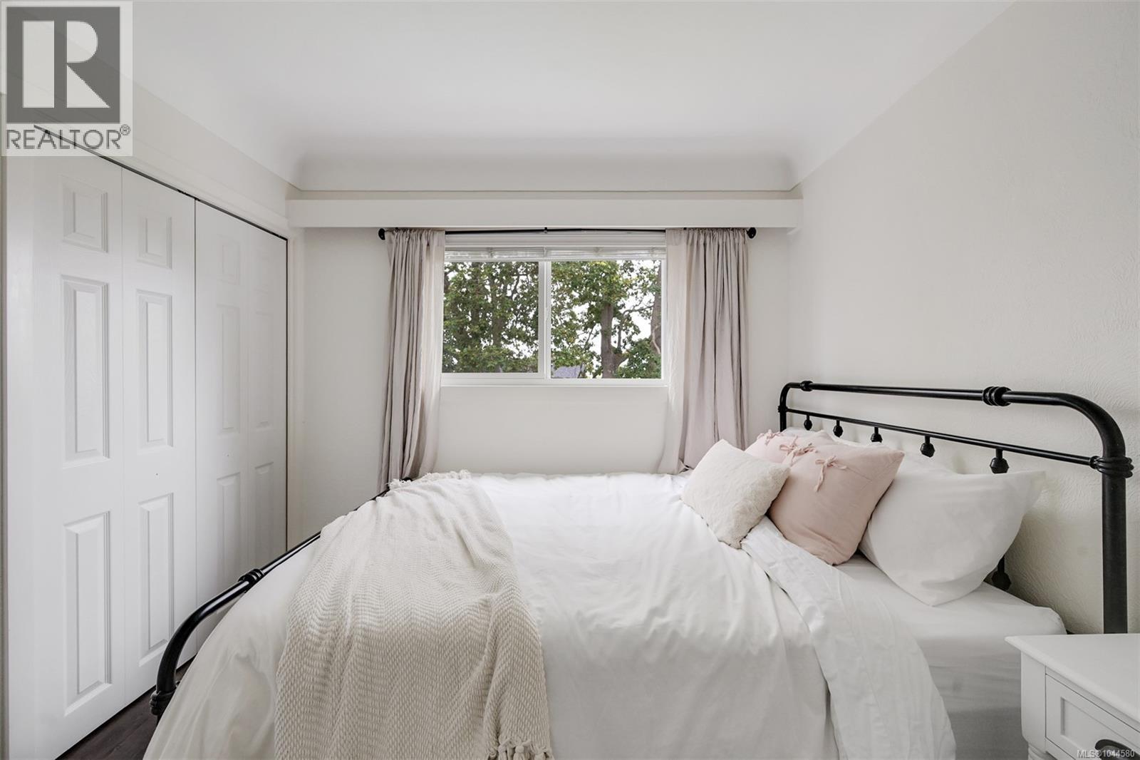  3128 Quadra Street, Victoria
