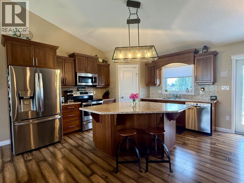 4905 5 Avenue - 6