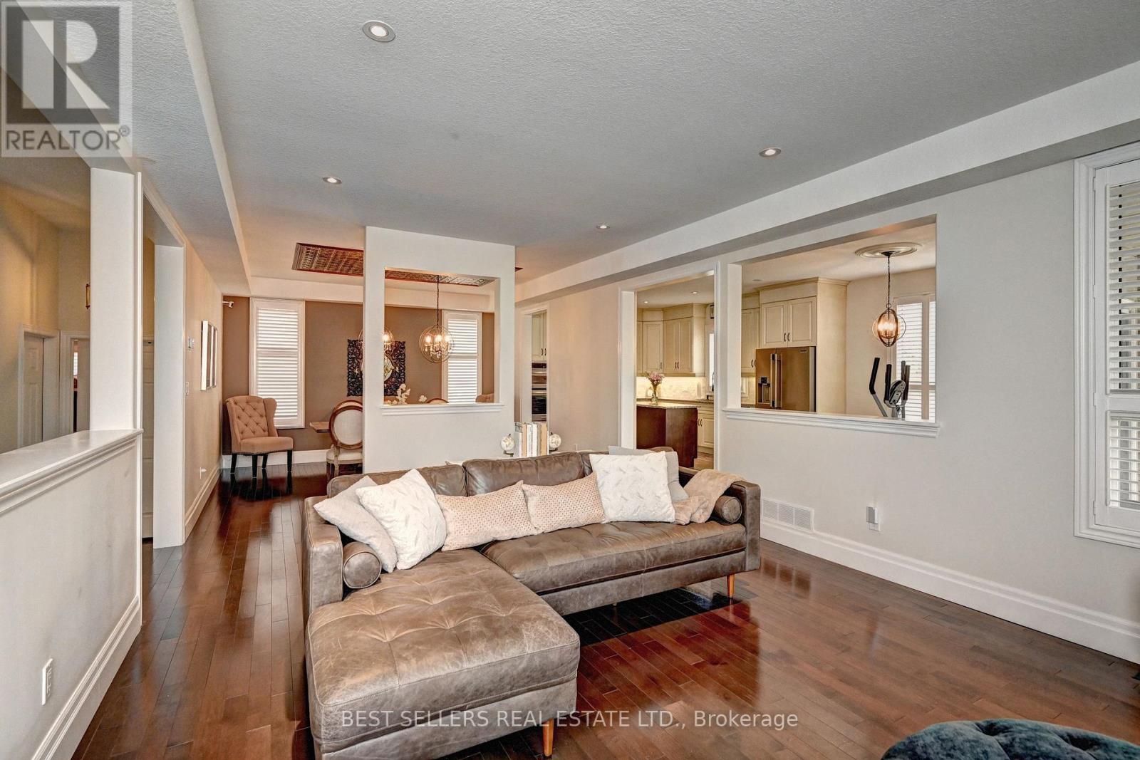 12 POPHAM DRIVE - 15