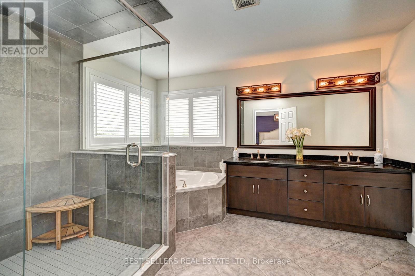 12 POPHAM DRIVE - 32