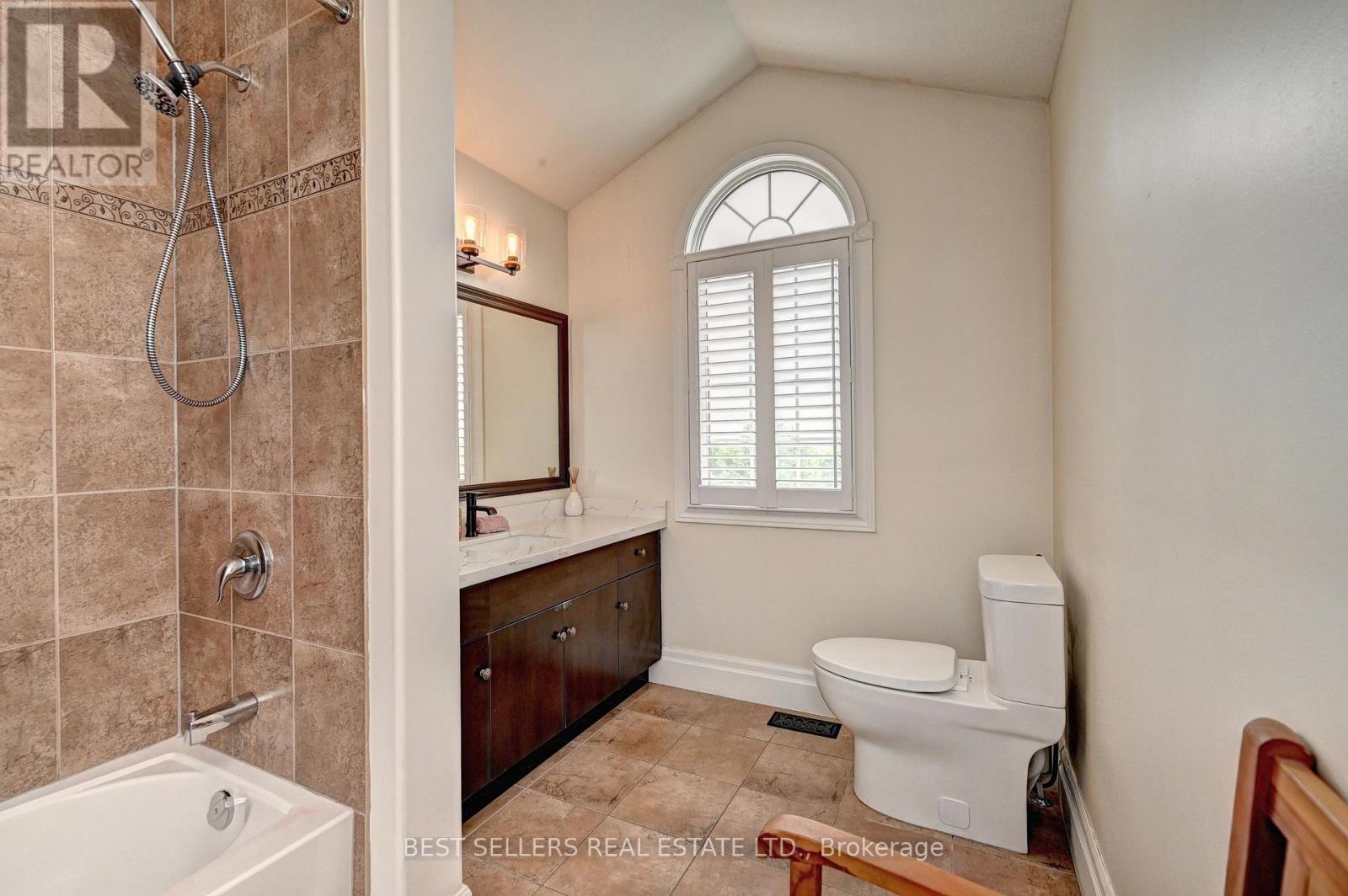 12 POPHAM DRIVE - 33