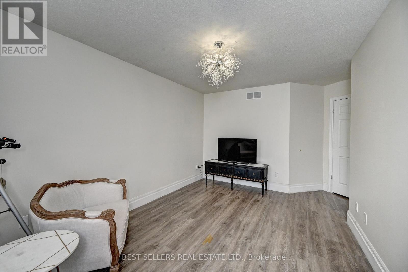 12 POPHAM DRIVE - 38