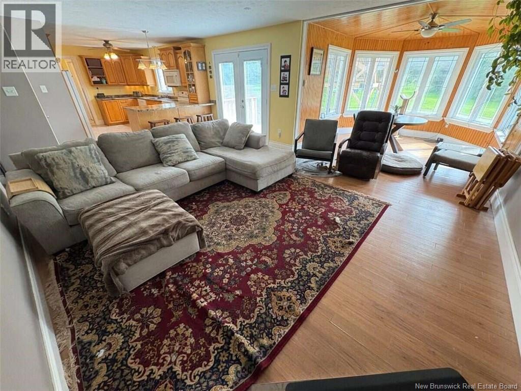 30 Jordan Drive, Hanwell — photo 2