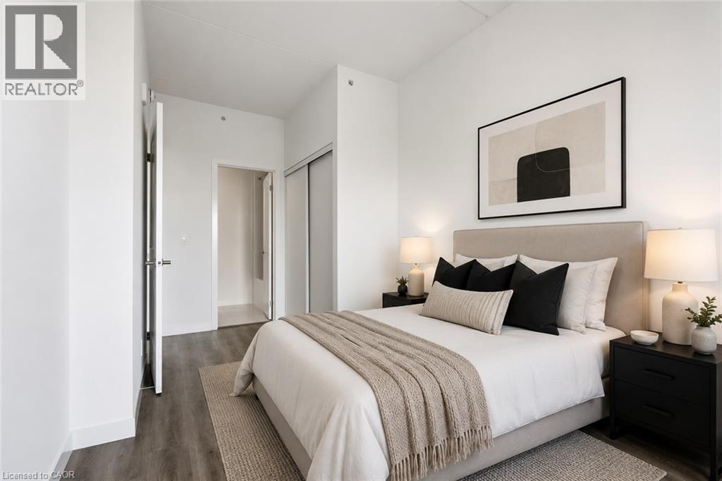 #1302 15 QUEEN Street S - 25
