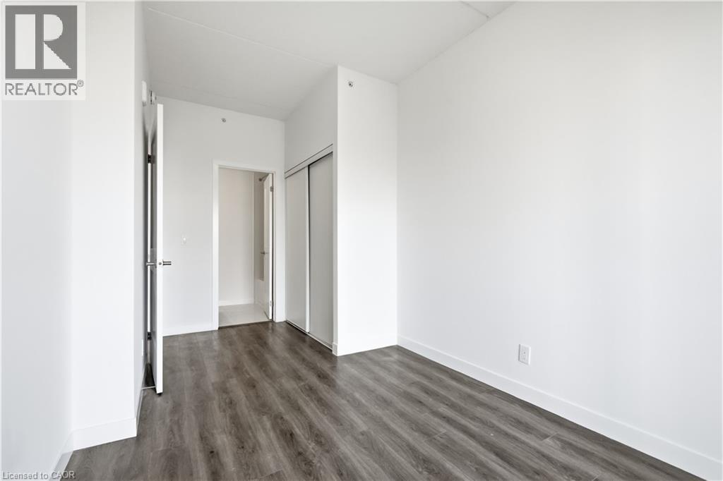#1302 15 QUEEN Street S - 24
