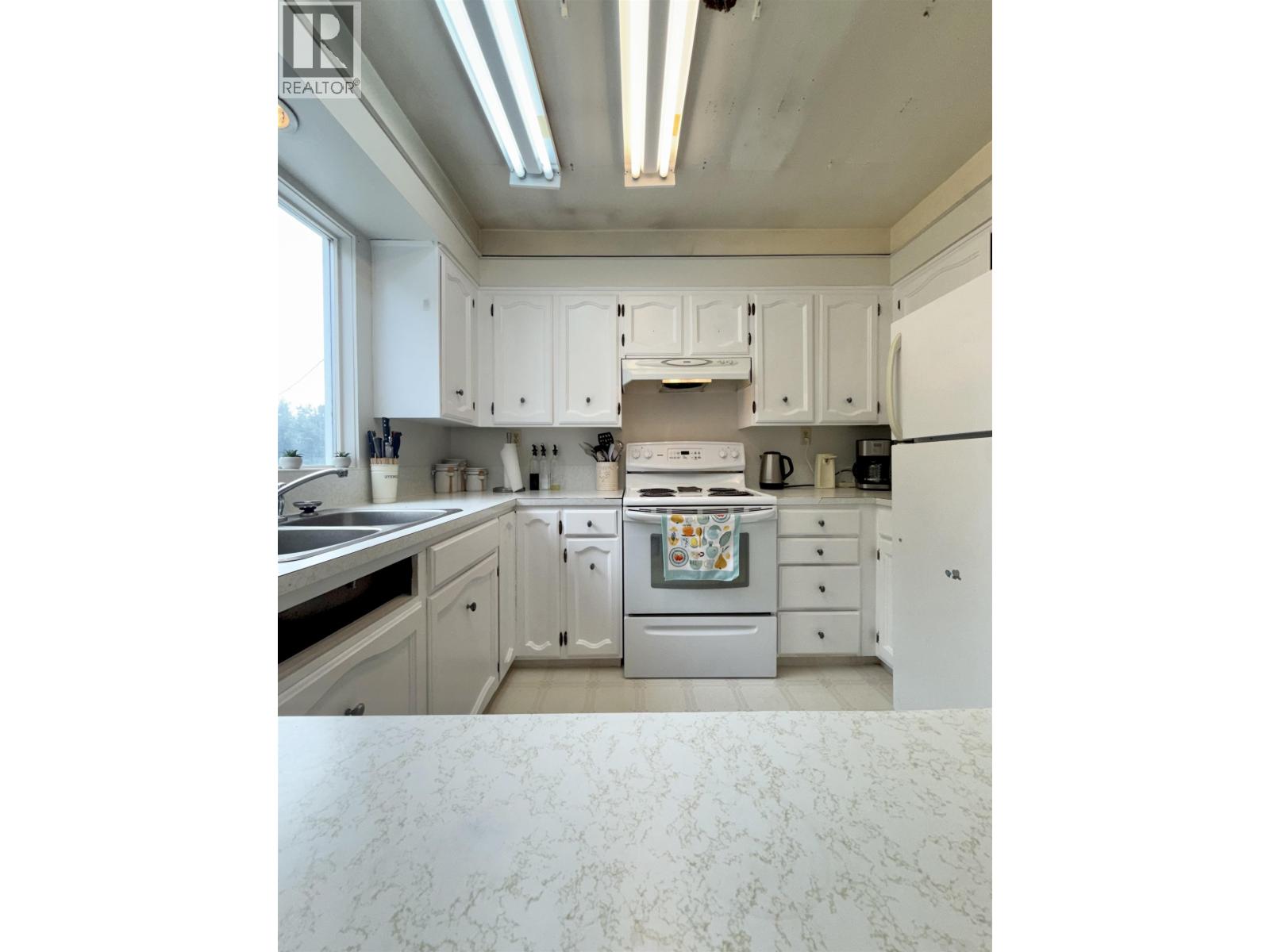 3049 CAMPBELL AVENUE - 16