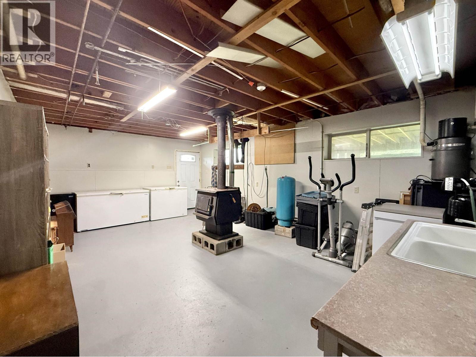 3049 CAMPBELL AVENUE - 32
