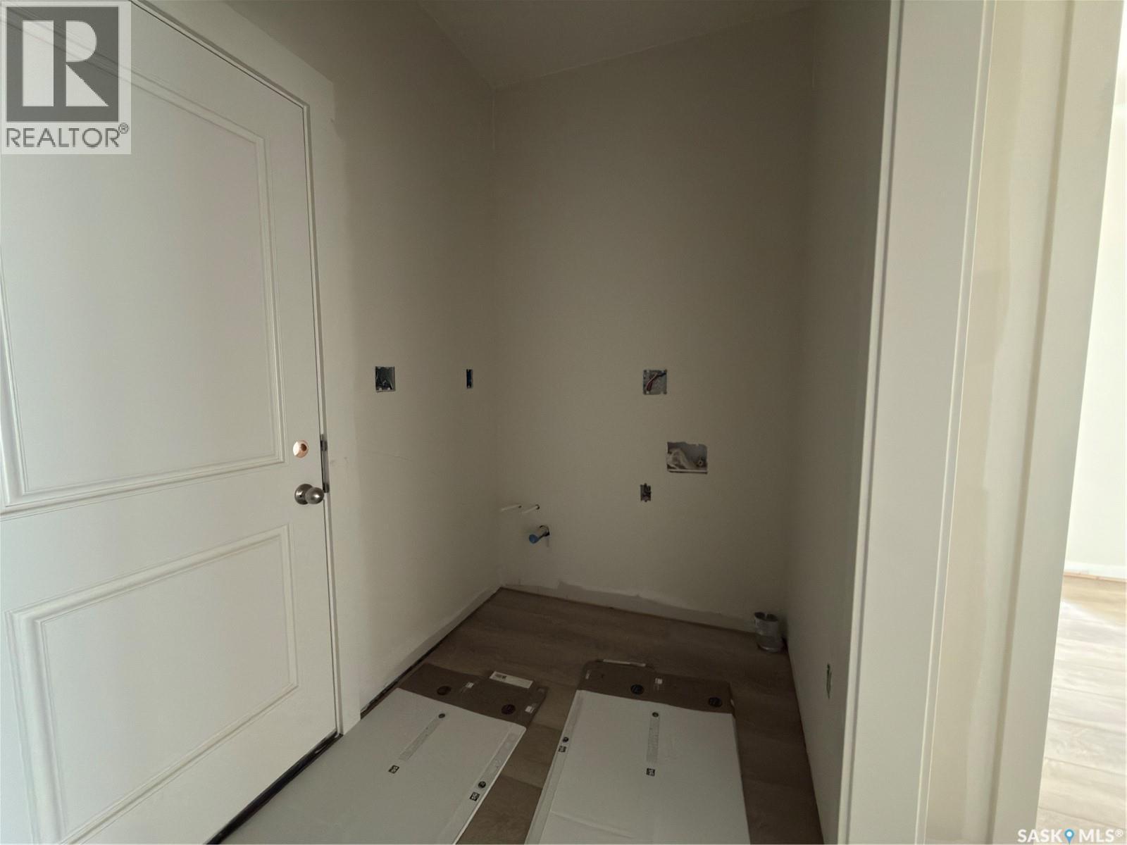 858 DeLaet BAY - 10