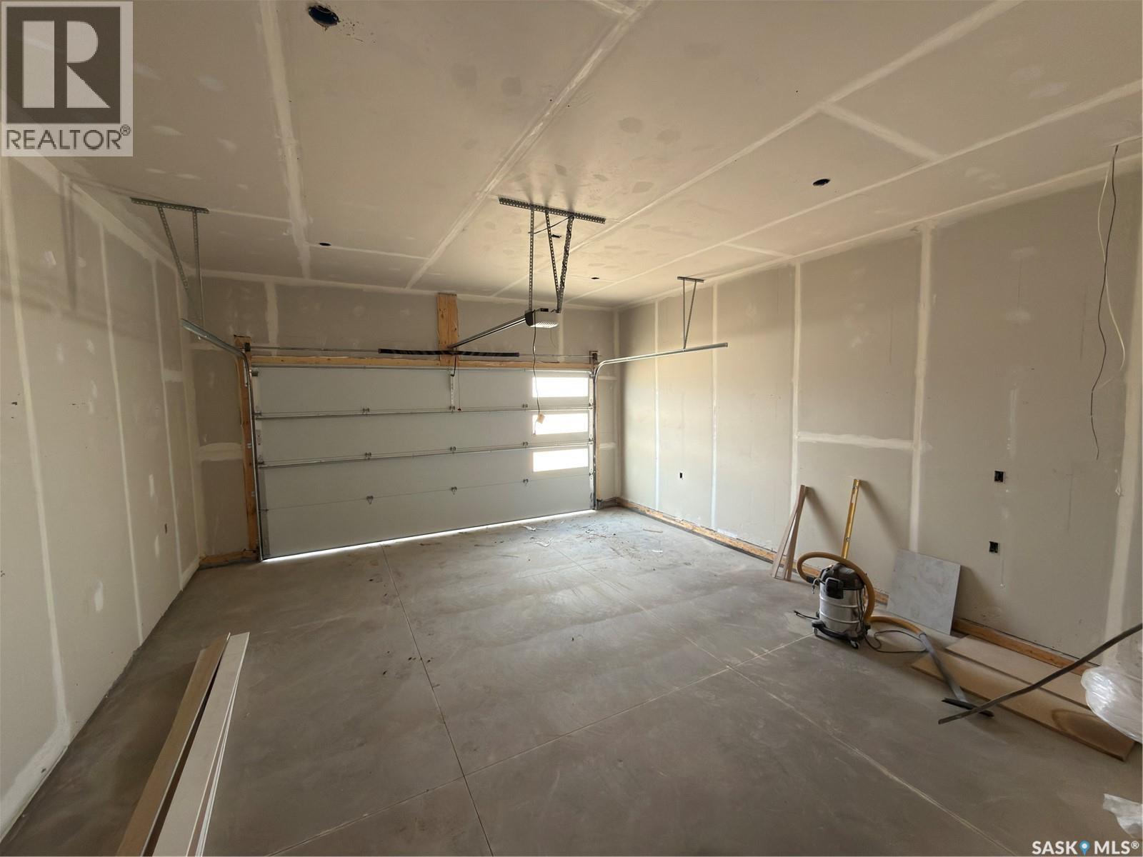 858 DeLaet BAY - 11