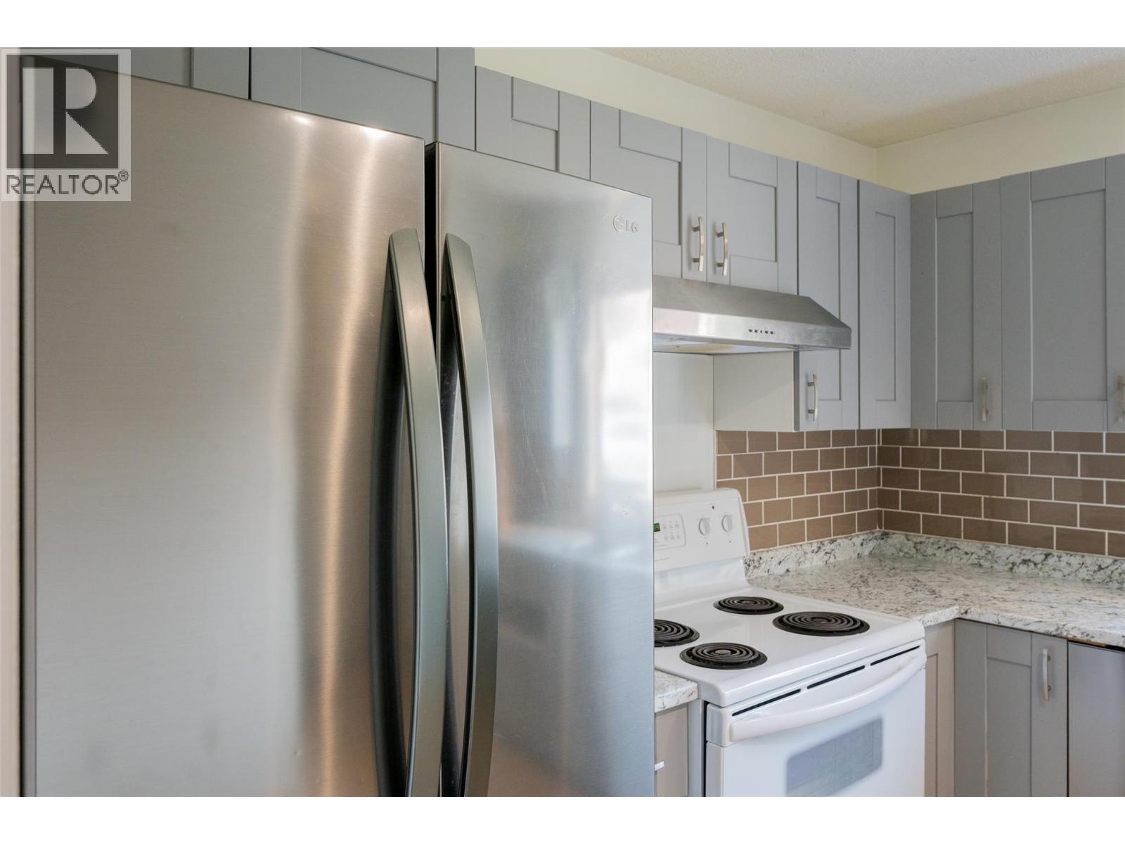 #17 1605 Summit Drive - 14