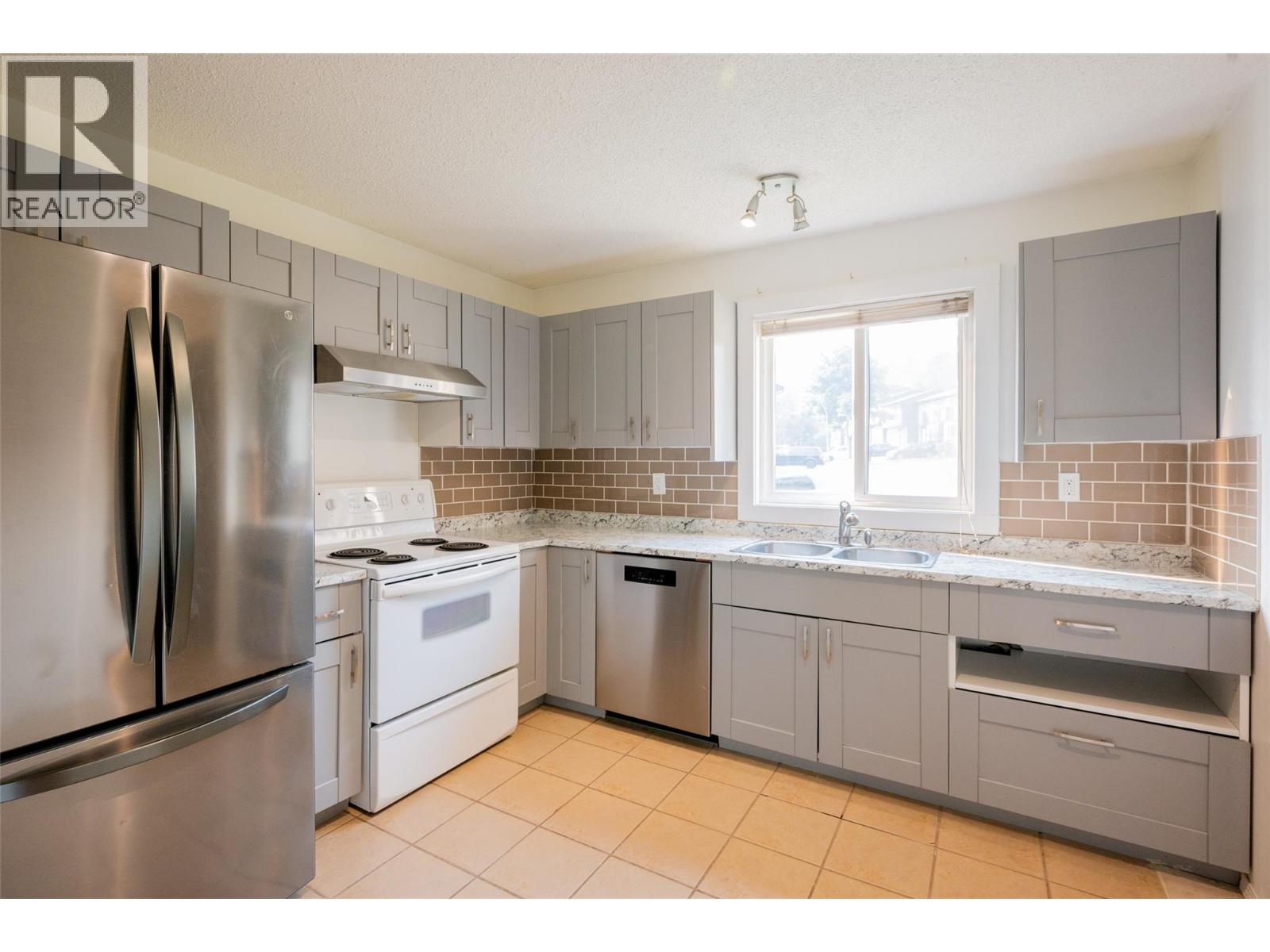 #17 1605 Summit Drive - 16