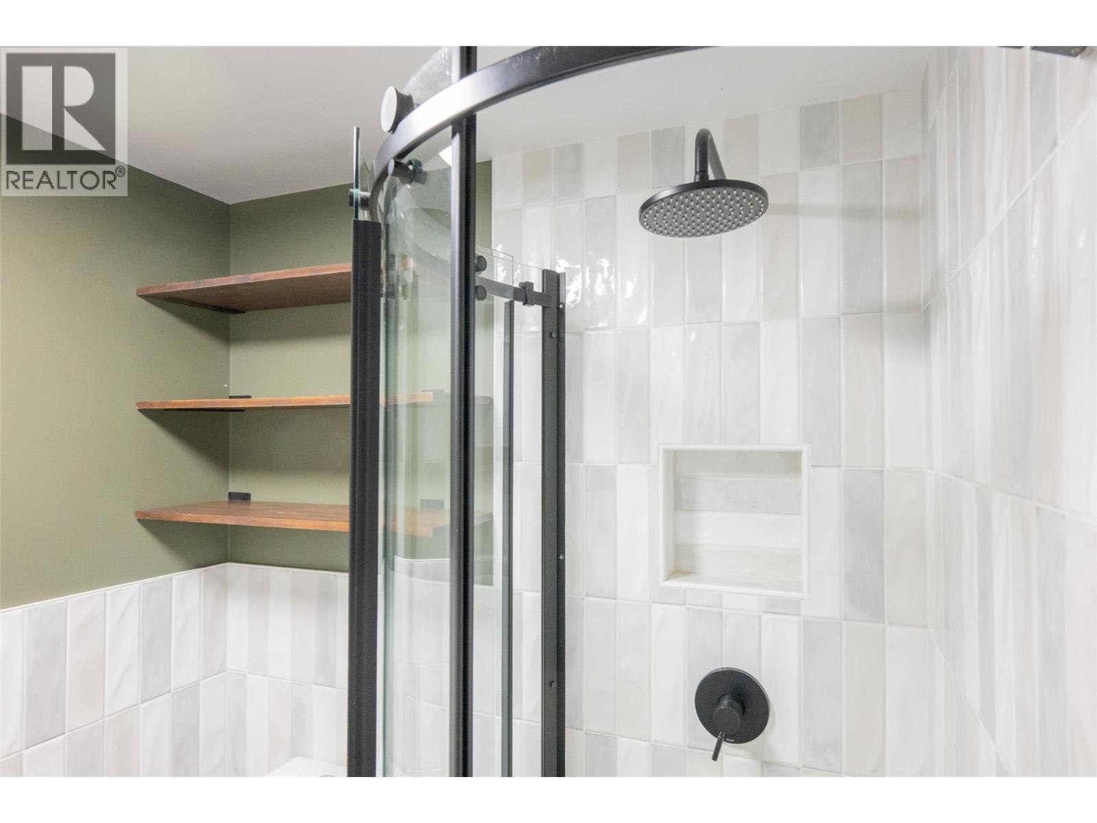 #17 1605 Summit Drive - 23