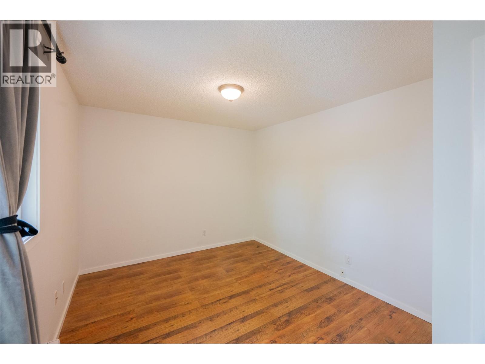 #17 1605 Summit Drive - 25