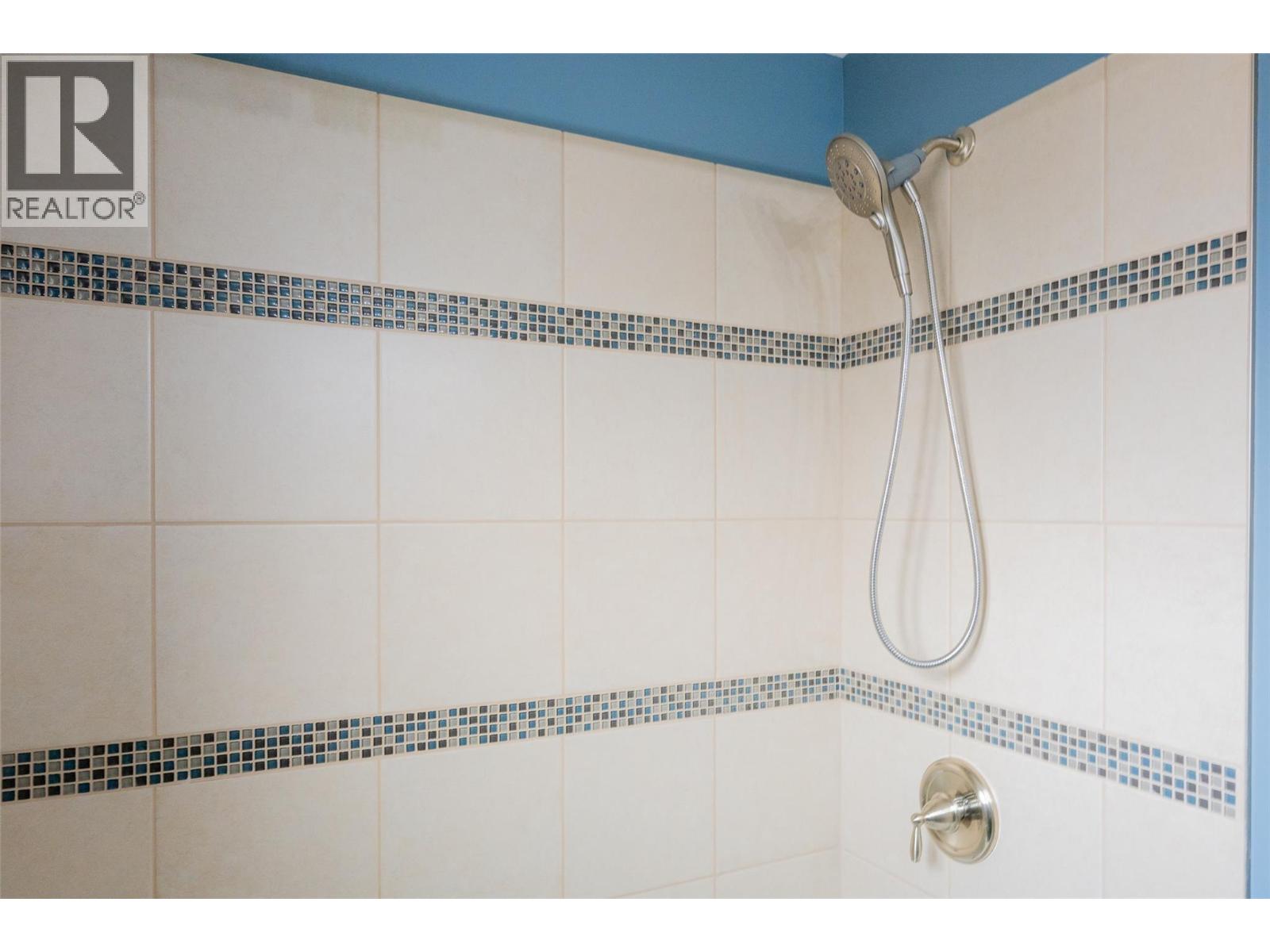 #17 1605 Summit Drive - 32