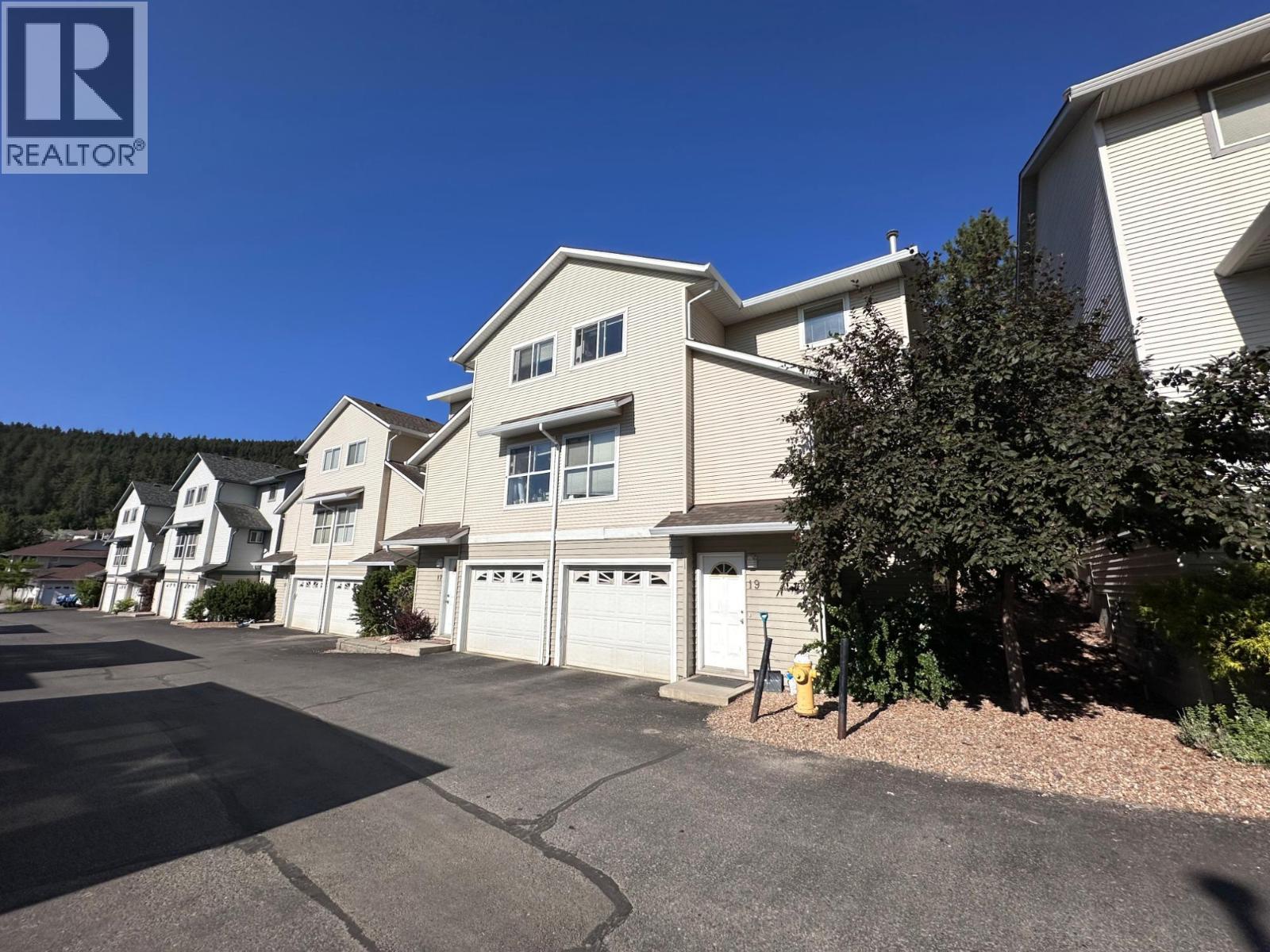 #19 1920 HUGH ALLAN Drive - 15
