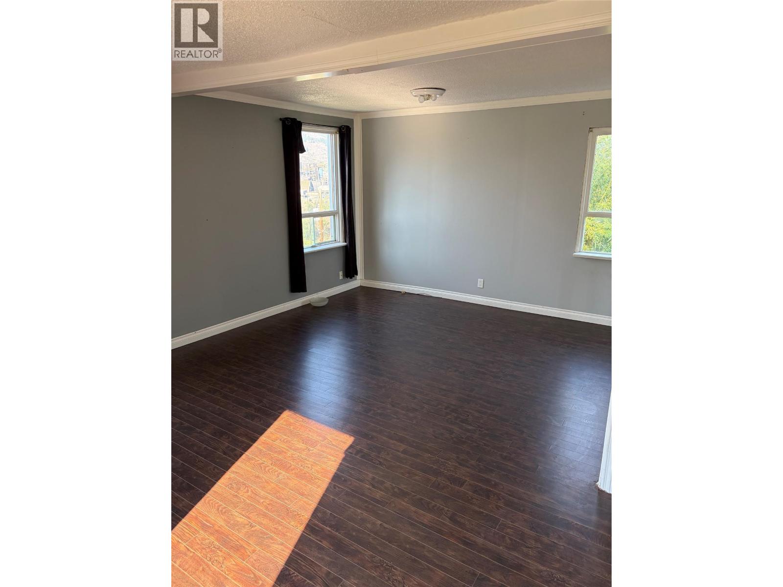 626 Hendry Street - 14
