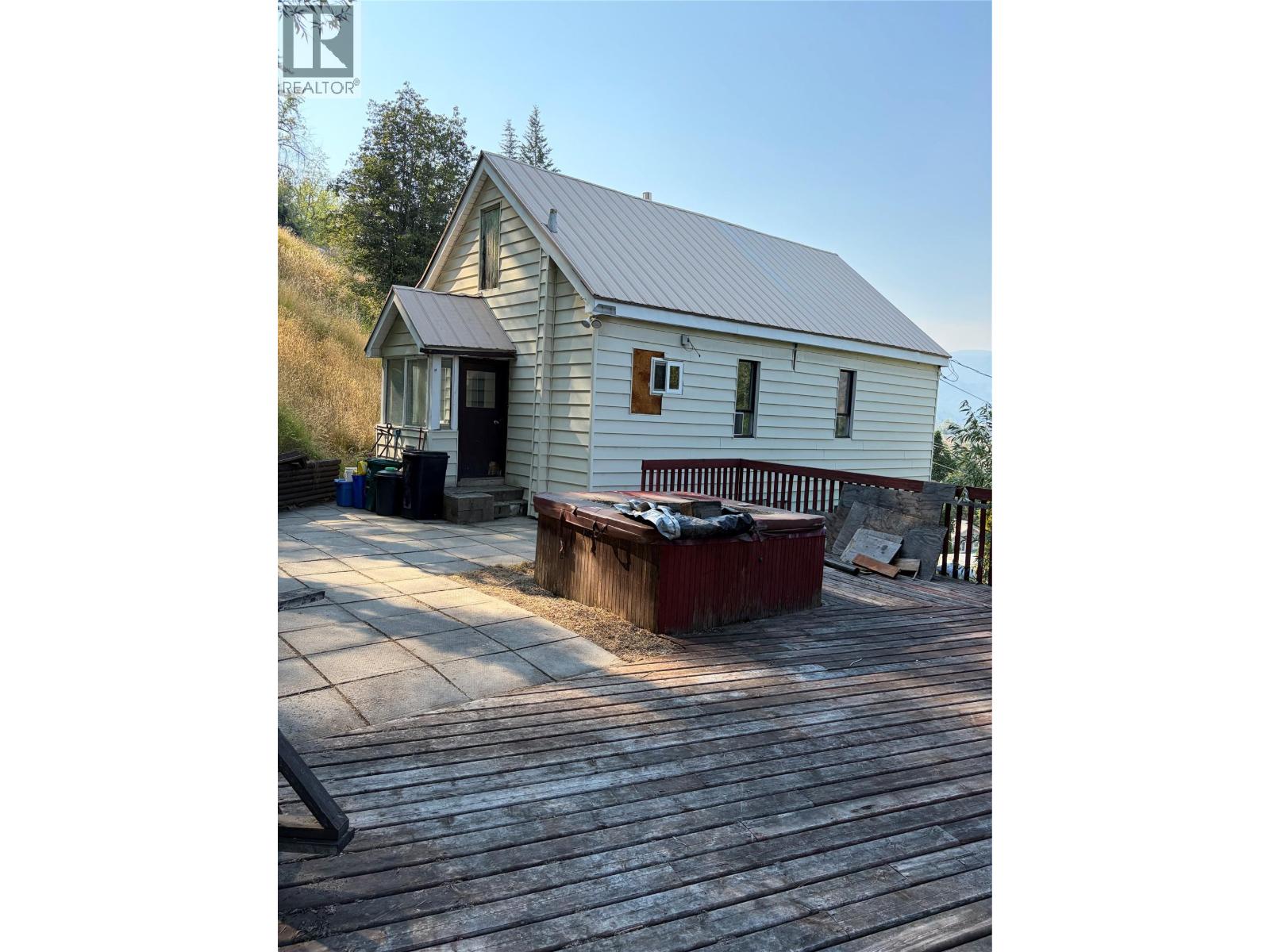 626 Hendry Street - 2