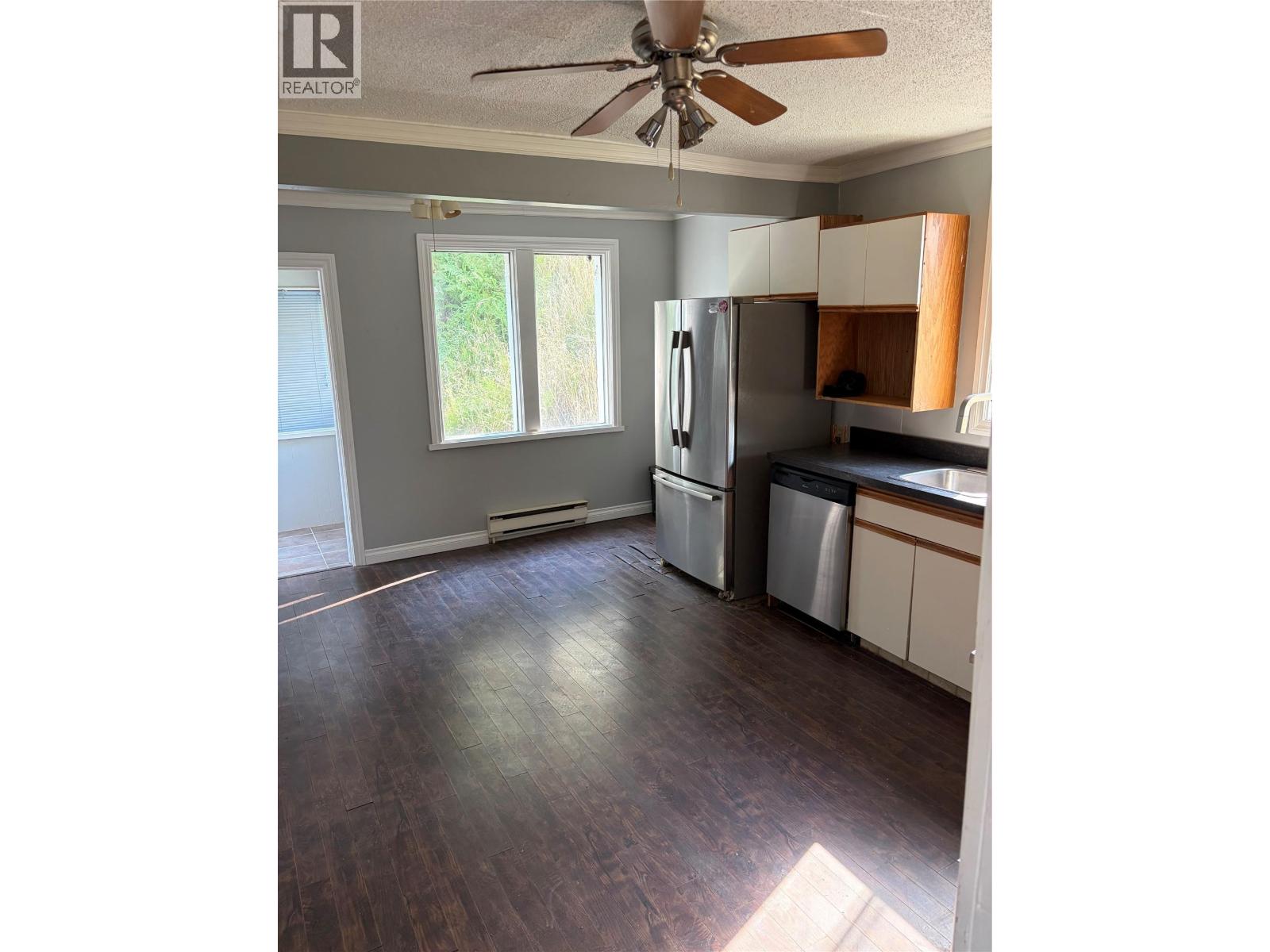 626 Hendry Street - 6