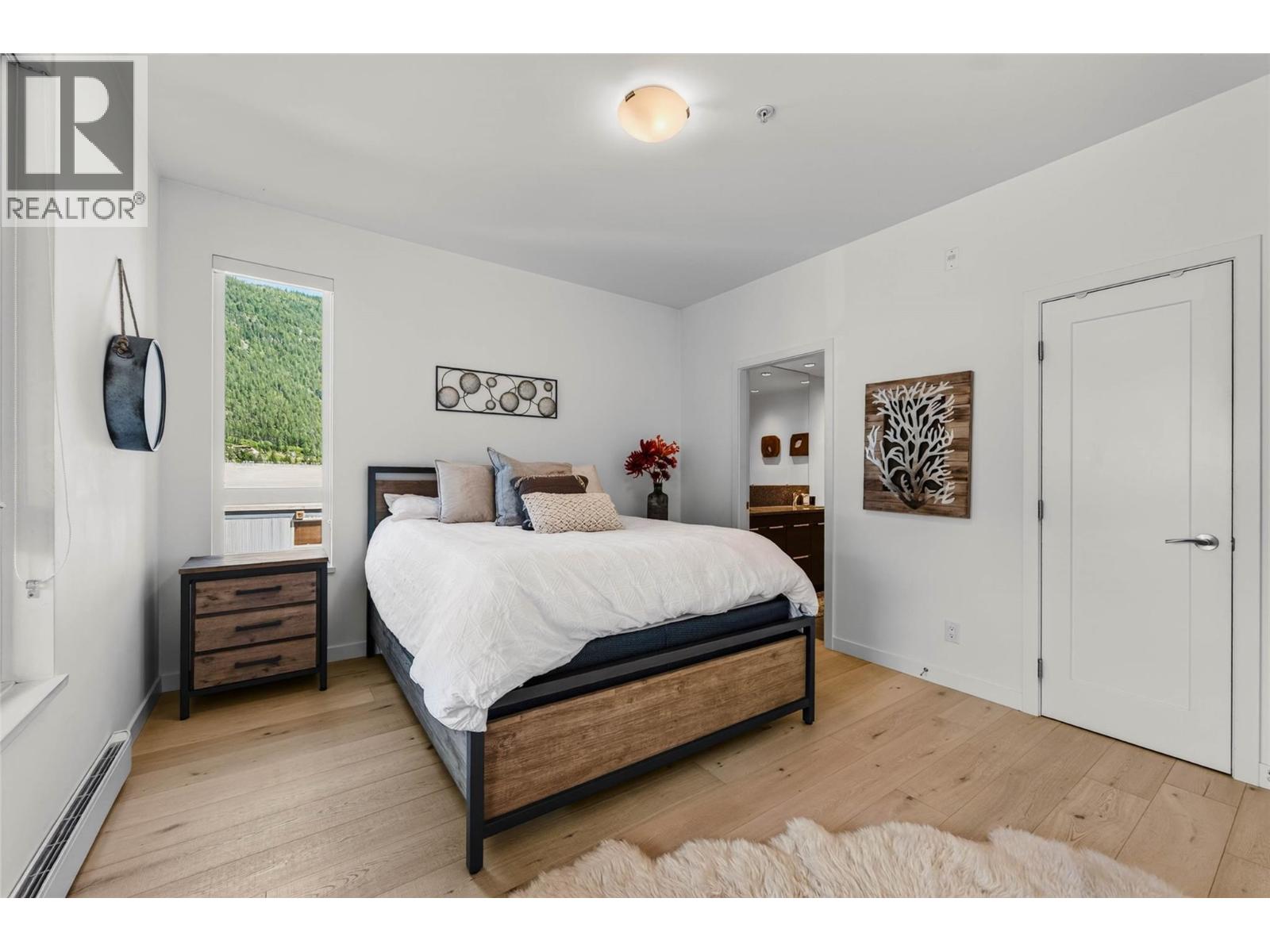 #215 710 Vernon Street - 26