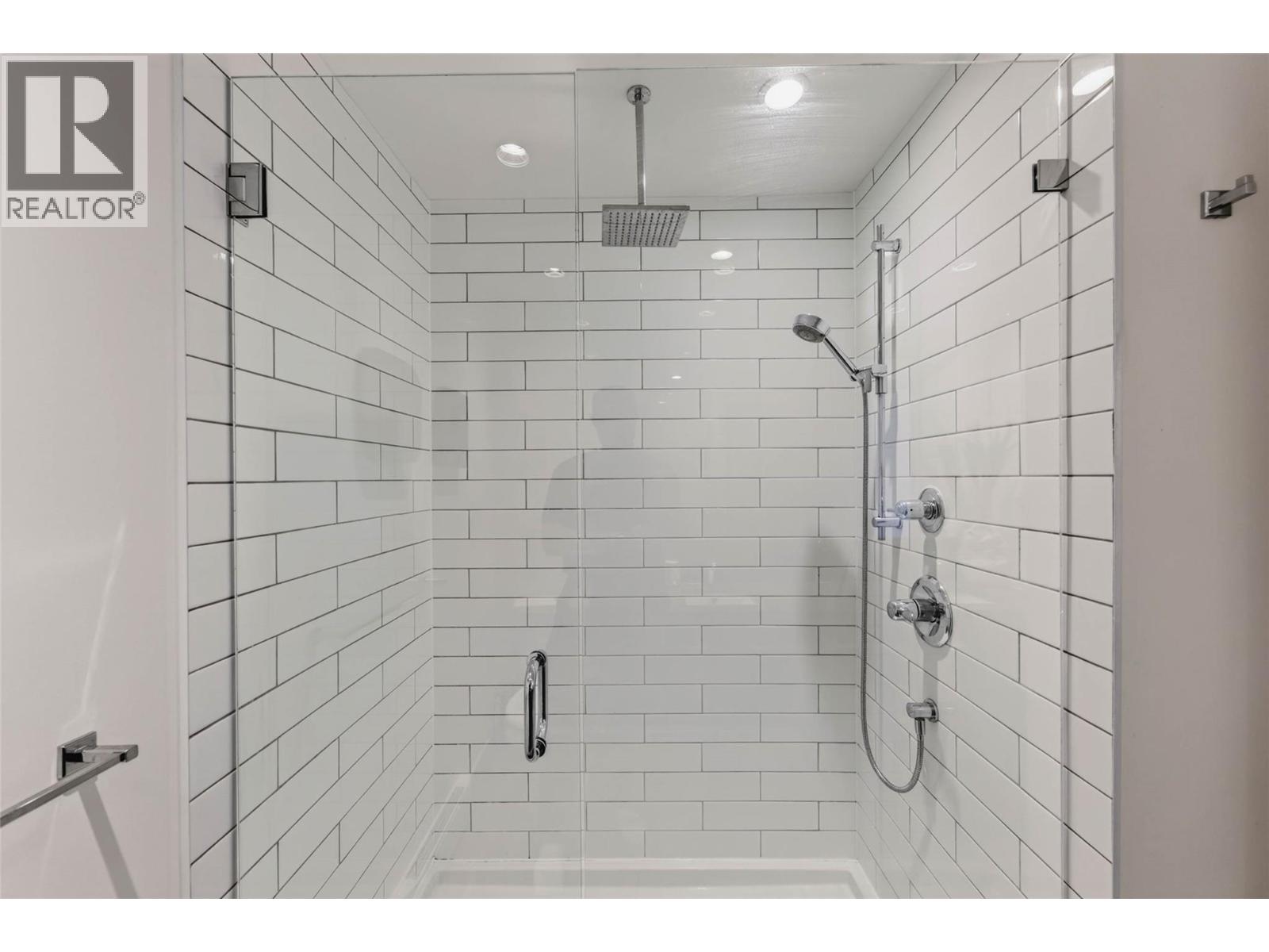 #215 710 Vernon Street - 29
