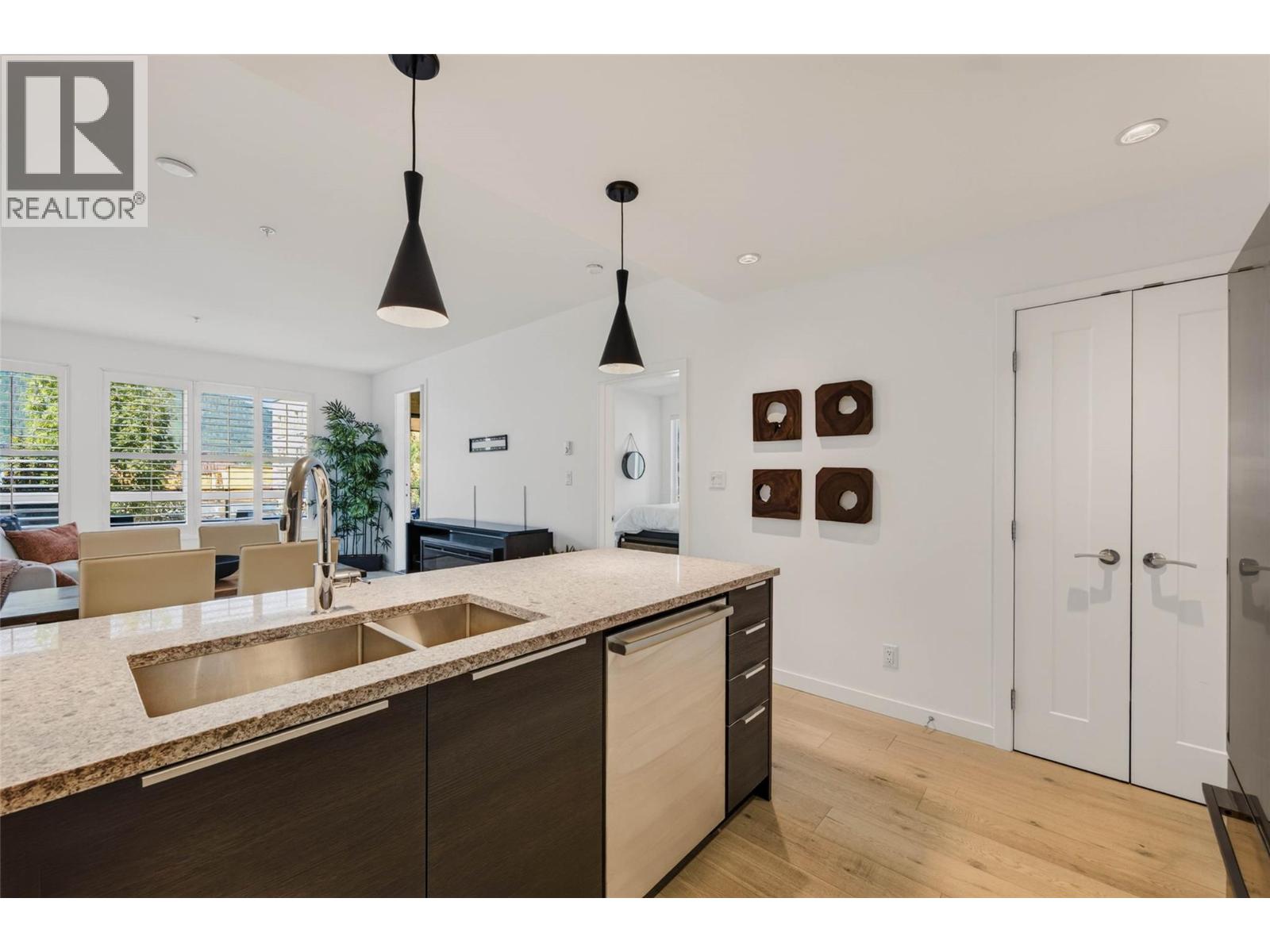 #215 710 Vernon Street - 12