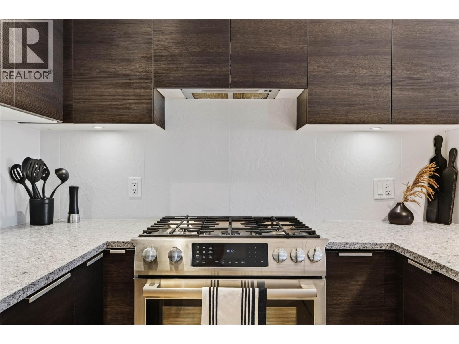 #215 710 Vernon Street - 14