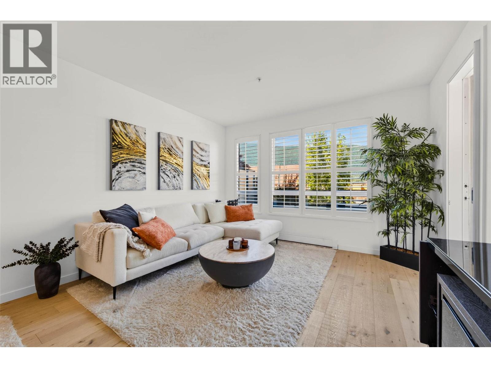 #215 710 Vernon Street - 5