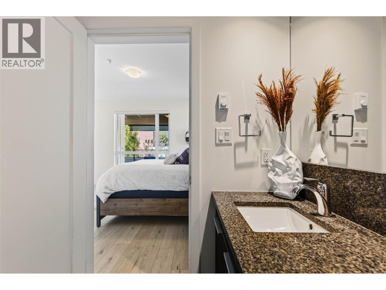 #215 710 Vernon Street - 31