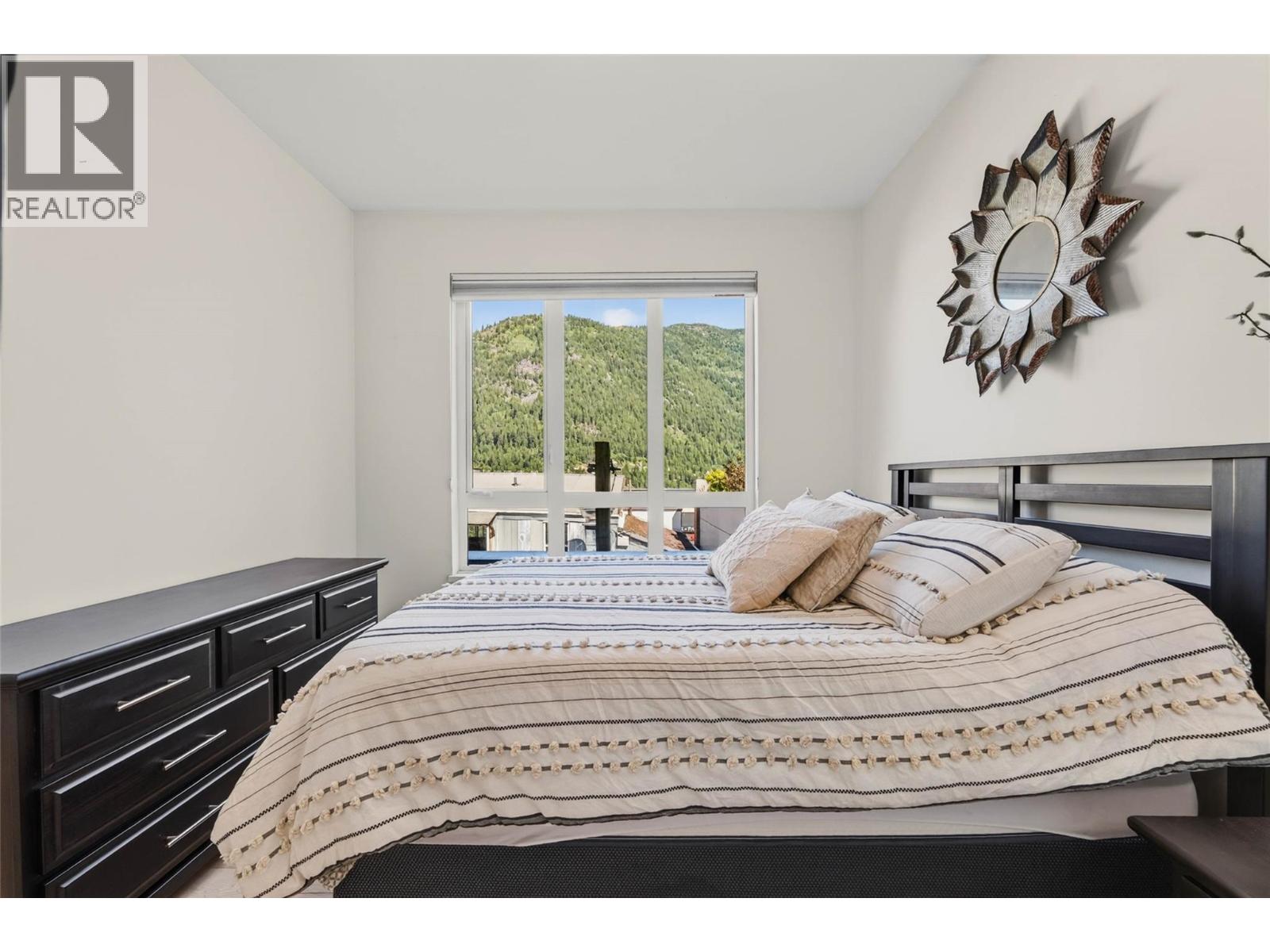 #215 710 Vernon Street - 34