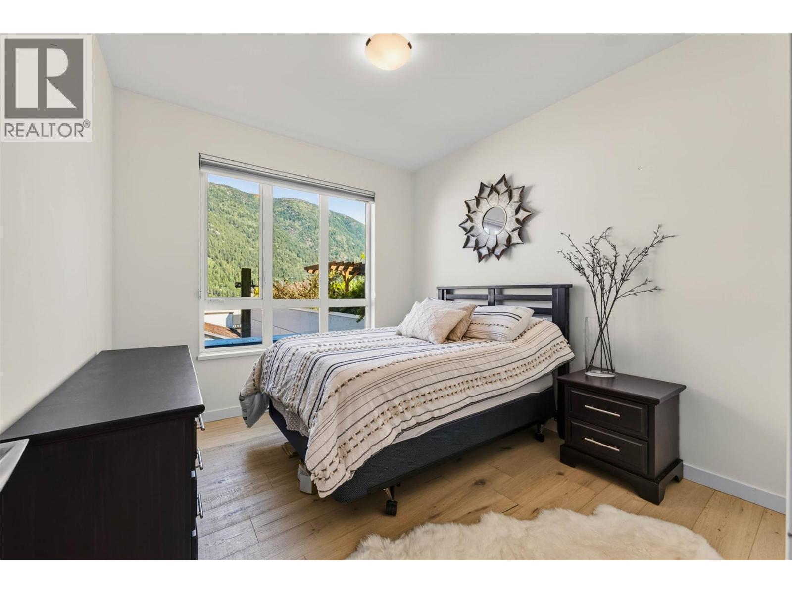 #215 710 Vernon Street - 33