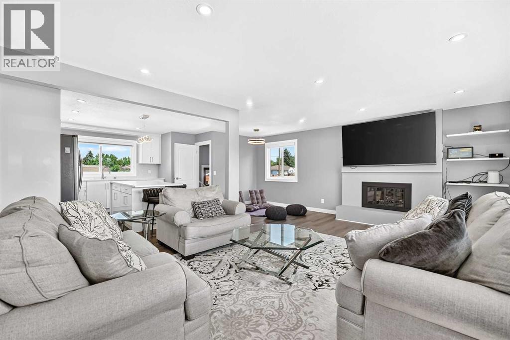 4932 Rundlehorn Drive NE, Rundle, Calgary photo 4