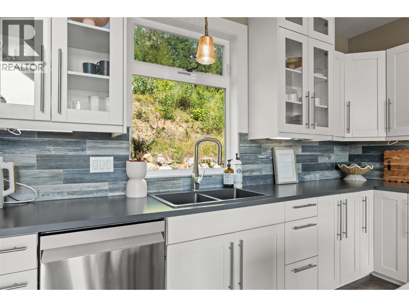 240 Grandview Bench Road - 14
