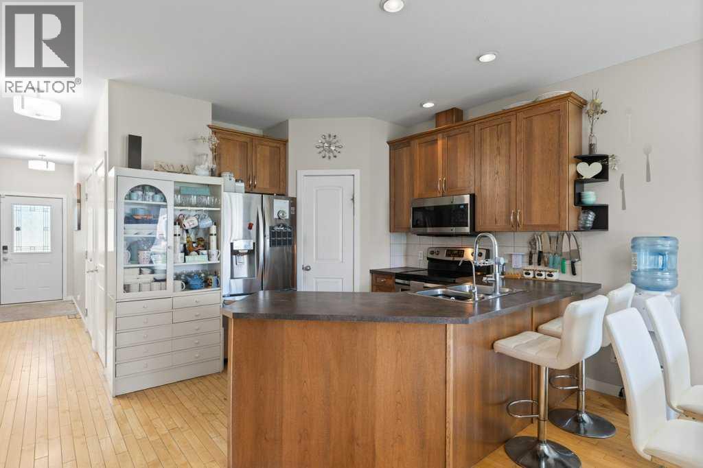 604 7 Street NW - 3