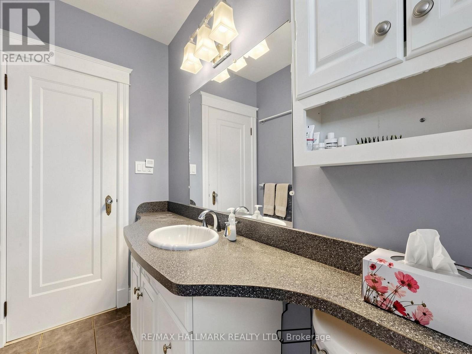 777 RITSON ROAD S - 17