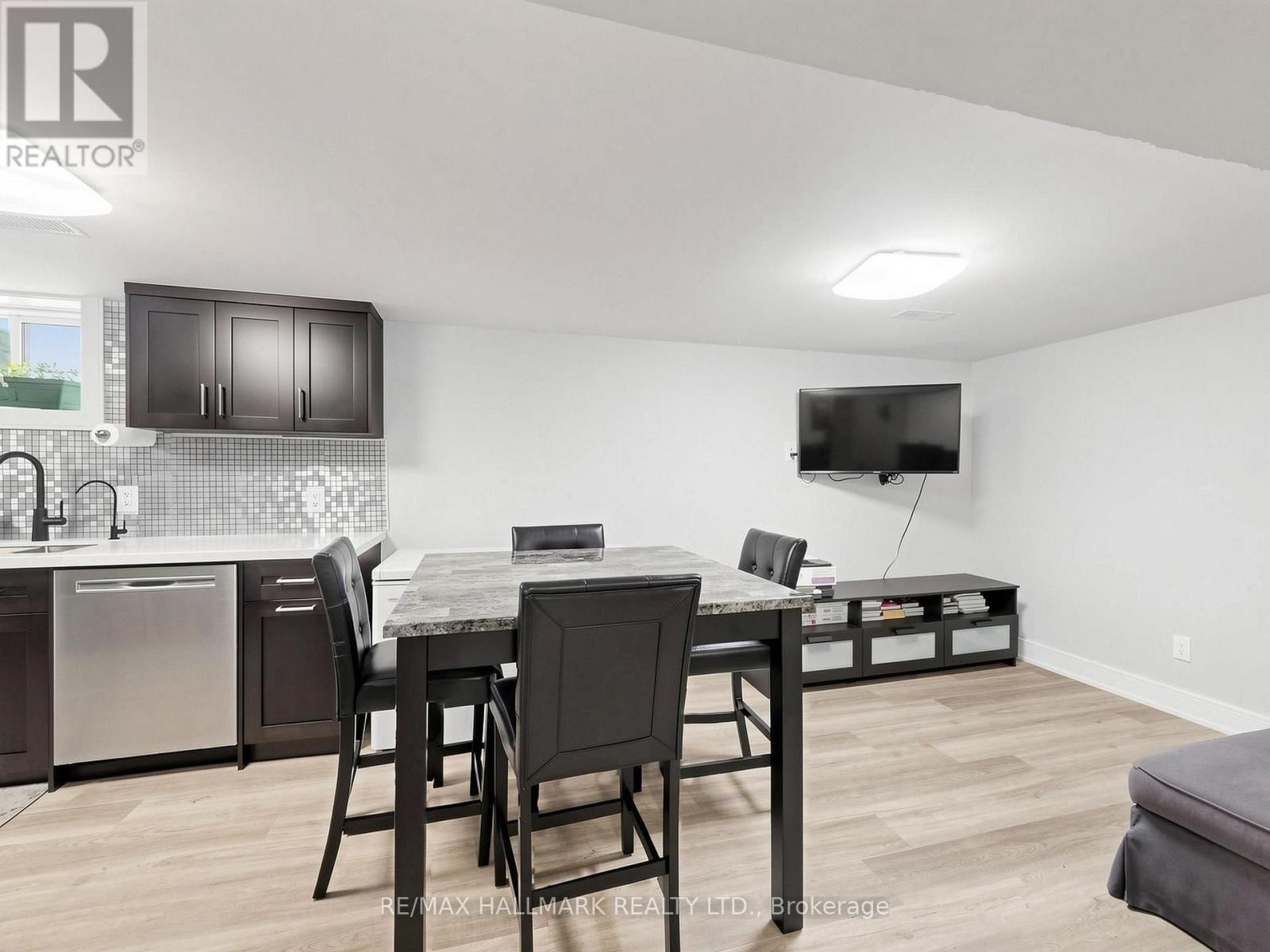 777 RITSON ROAD S - 22